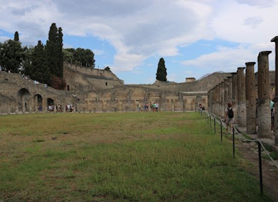 italy/pompeii/landmark/casa-dei-ceii