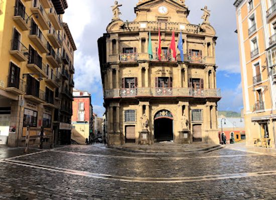 spain/pamplona/landmark/ayuntamiento-de-pamplona