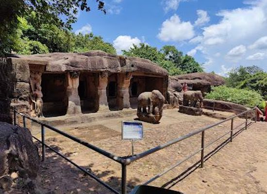 india/bhubaneswar/landmark/ganesha-gumpha