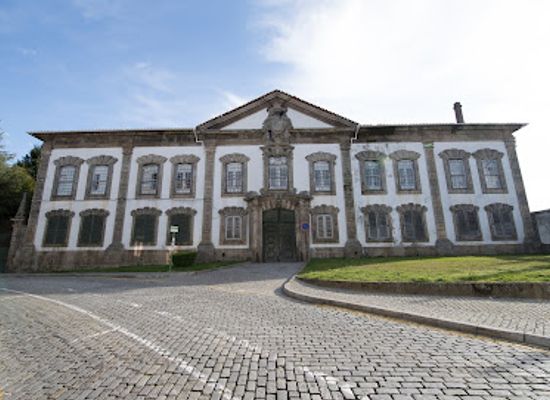 portugal/lamego/landmark/casa-das-brolhas