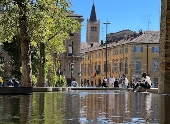 italy/parma/landmark/rovine-della-chiesa-di-san-pietro-trasformata-in-fontana