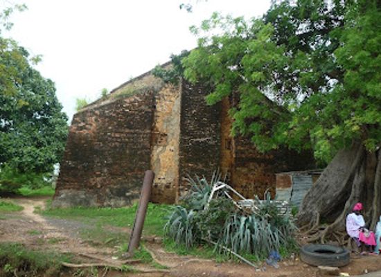 the-gambia/janjanbureh-island/landmark/slave-house