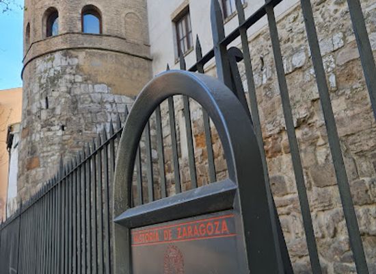 spain/zaragoza/el-gancho/landmark/murallas-romanas-de-zaragoza