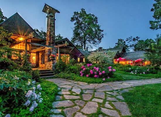 wisconsin/lake-superior-lowland/landmark/stout-s-island-lodge