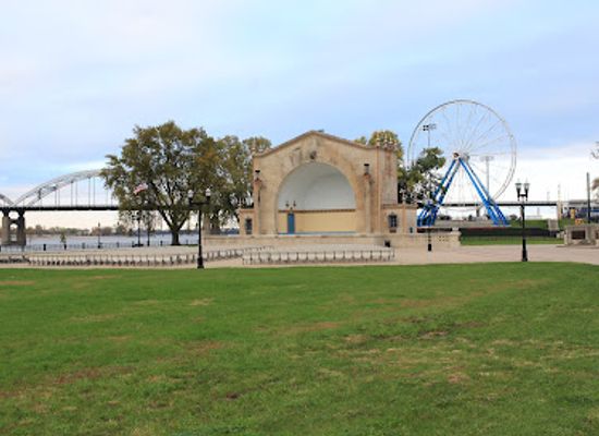 iowa/davenport/landmark/leclaire-park-bandshell