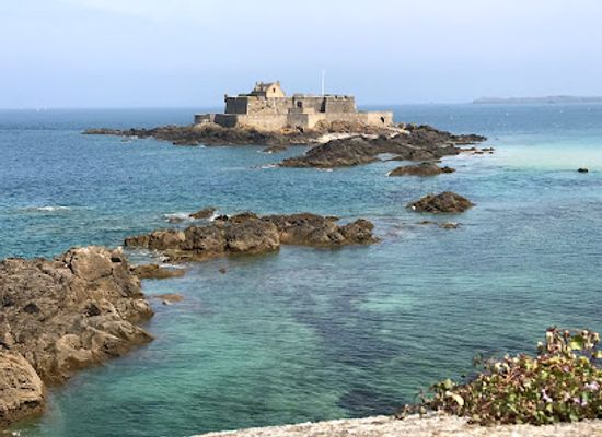 france/brittany-coast/landmark/national-fort
