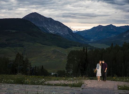 colorado/crested-butte/landmark/mountain-magic-media