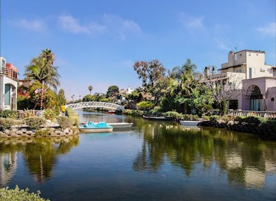 california/venice-beach/landmark/linnie-canal-park