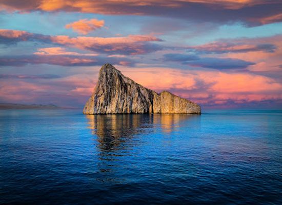 ecuador/puerto-baquerizo-moreno/landmark/kicker-rock