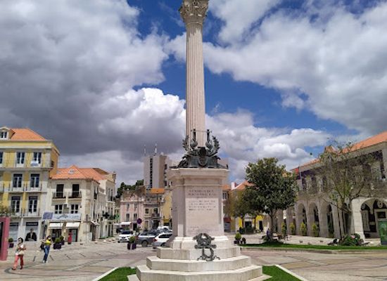 portugal/setubal/landmark/estatua-de-bocage