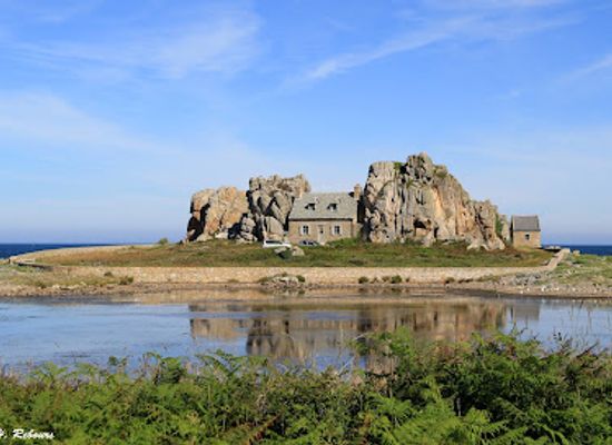france/côte-de-granit-rose/landmark/le-gouffre-de-plougrescant