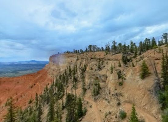 utah/bryce-canyon-city/landmark/under-the-rim-trail
