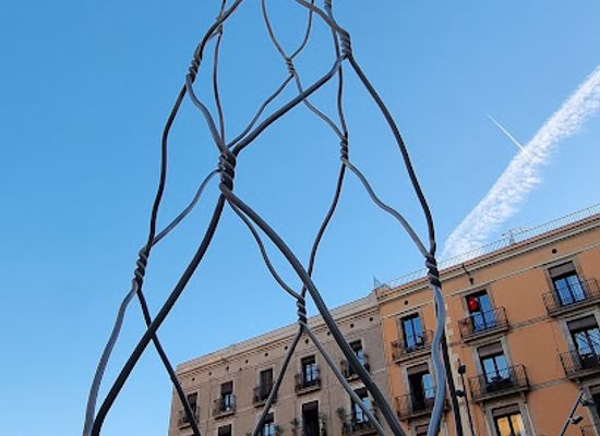 spain/barcelona/gothic-quarter/landmark/monument-als-castellers
