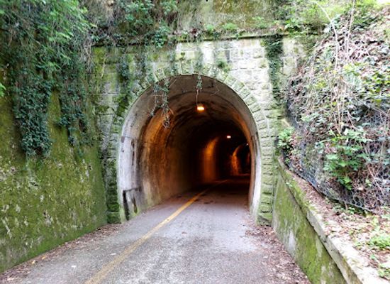 san-marino/borgo-maggiore/landmark/galleria-borgo-uscita-mare