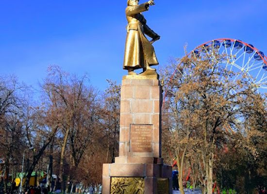 kyrgyzstan/bishkek/landmark/panfilov-park