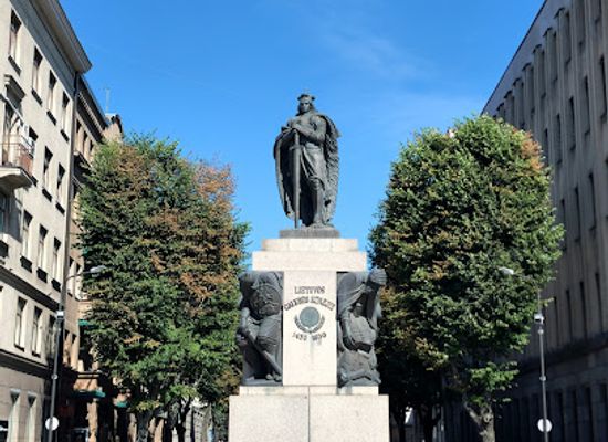 lithuania/kaunas-region/landmark/statue-of-grand-duke-vytautas