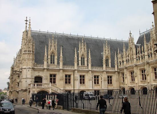 france/rouen/quartier-saint-maclou/landmark/parlement-de-normandie