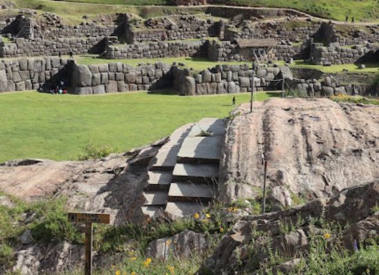 peru/cusco/sacsayhuaman/landmark/trono-del-inca