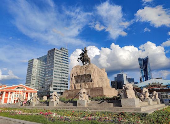 mongolia/dzungarian-basin/landmark/sukhbaatar-square
