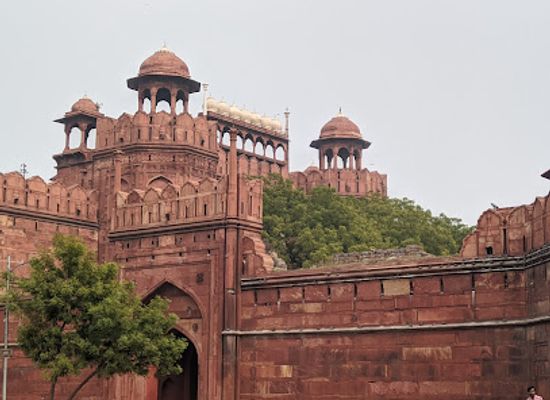 india/delhi/old-delhi/landmark/diwan-i-khas