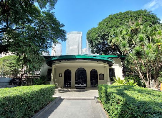 philippines/manila/makati/landmark/nielson-tower-historical-marker