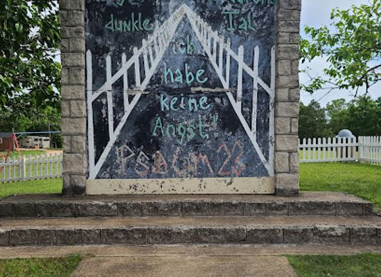 arkansas/eureka-springs/landmark/section-of-the-berlin-wall