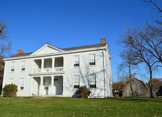 kansas/smoky-hills/landmark/alexander-majors-historic-museum-barn