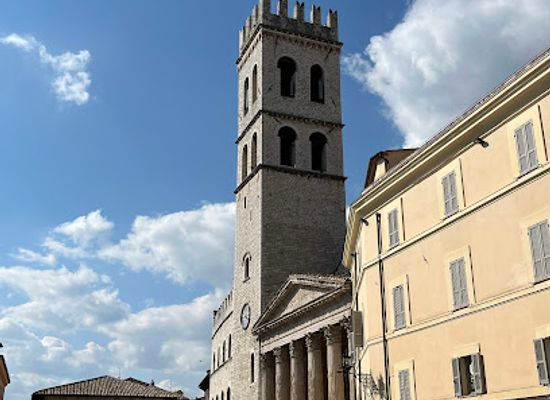italy/assisi/landmark/roman-forum-and-archaeological-museum