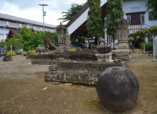 indonesia/aceh/landmark/makam-raja-aceh-bugis-erfgoedpad-van-de-sultans-van-de-bugis-dynastie