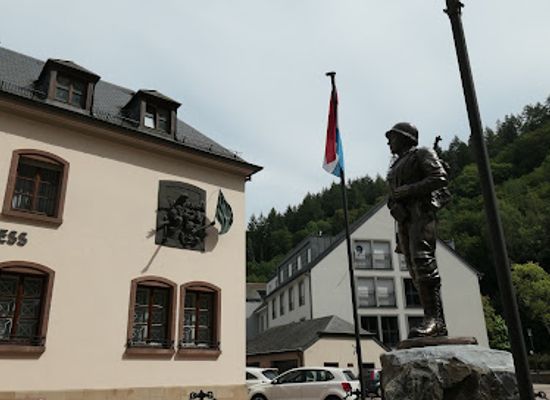 luxembourg/clervaux/landmark/g-i-monument