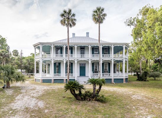 florida/central-florida/landmark/debary-hall-historic-site