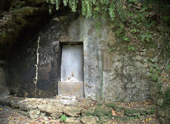 japan/okinawa/landmark/oni-daishiro-no-haka
