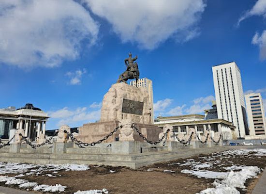 mongolia/ulaanbaatar/landmark/sukhbaatar-square