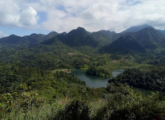 honduras/central-highlands/landmark/parque-nacional-cerro-azul-meambar