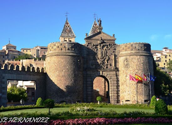 spain/toledo/landmark/puerta-de-bisagra