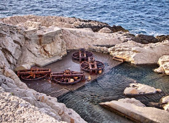 france/les-calanques-national-park/landmark/vestiges-du-telescaphe
