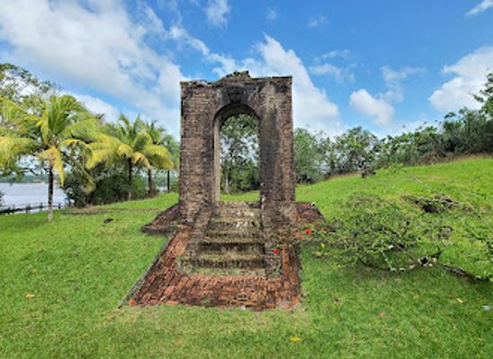 guyana/rupununi/landmark/fort-kyk-over-al