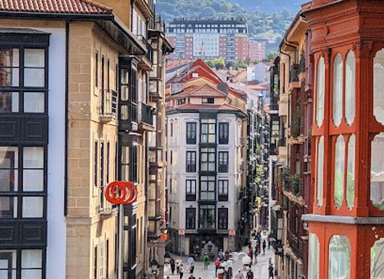 spain/bilbao/landmark/estatua-de-miguel-de-unamuno