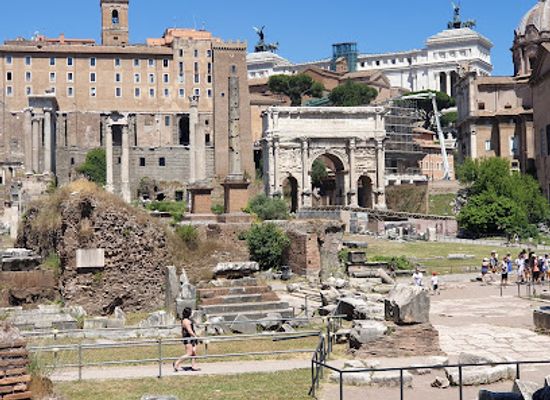 italy/rome/landmark/house-of-the-vestals