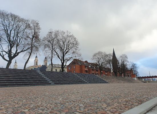 lithuania/kaunas/old-town-senamiestis/landmark/daugirdas-amphitheater-old-pier