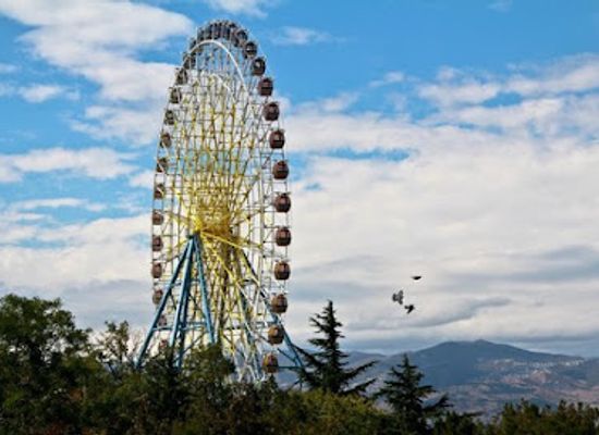 georgia/tbilisi/mtatsminda/landmark/mtatsminda-park