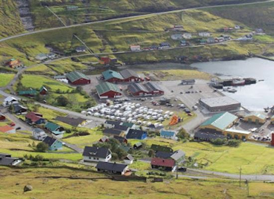 faroe-islands/vestmanna/landmark/vestmanna-camping