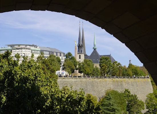 luxembourg/mamer-valley/landmark/monument-of-remembrance