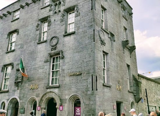 ireland/connacht/landmark/lynch-s-castle
