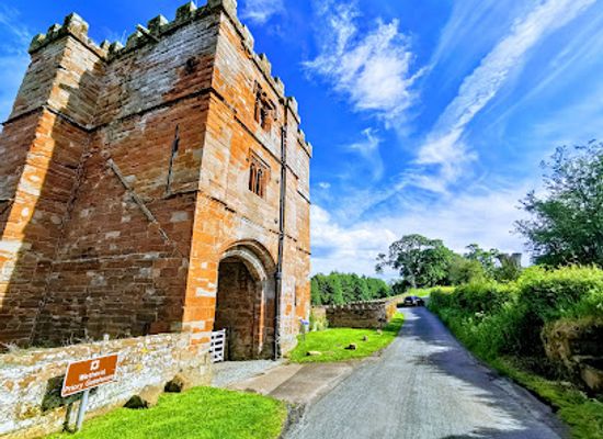 united-kingdom/cumbria/attraction/wetheral-priory-gatehouse-2
