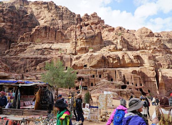 jordan/wadi-araba/landmark/renaissance-tomb