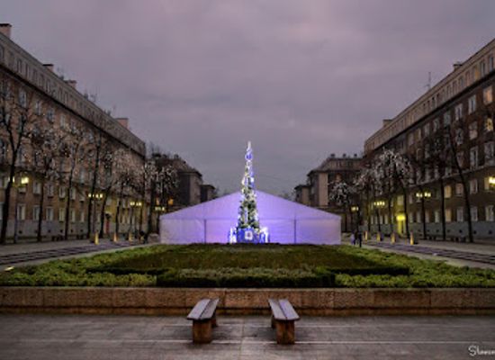 poland/krakow/nowa-huta/landmark/aleja-roz
