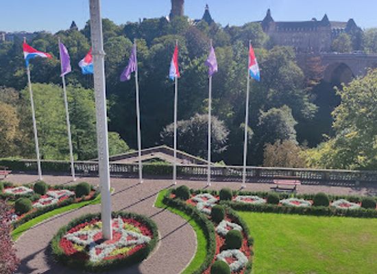 luxembourg/dudelange/landmark/place-de-la-constitution