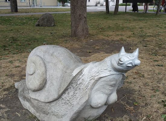 estonia/raplamaa/landmark/marjamaa-kivi-loomaaed