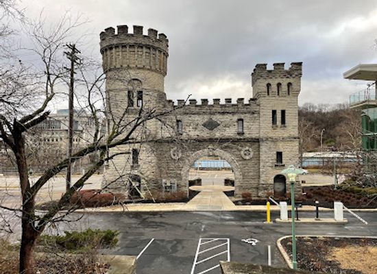 ohio/southwest-ohio/landmark/elsinore-arch